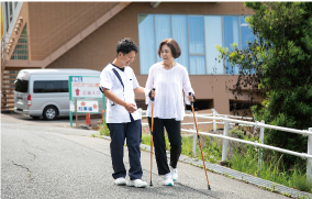 職業復帰や社会参加のお手伝いを行います画像